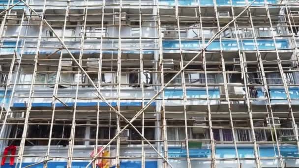 Hong Kong bambu İskele yapısı-yenilenen eski apartmanı — Stok video