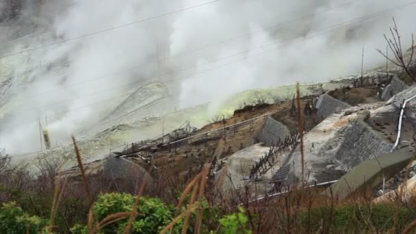 Aktivní vulkán údolí Hakone Owakudani. Pohled z horní vidět moje a kouřící — Stock video