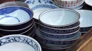 Japon tarzı seramik kaseler Asya Dükkanı satan closeup çekim