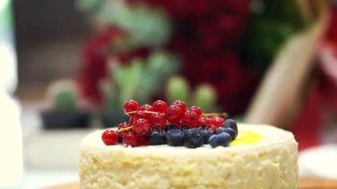 Güzel berry peynir kek Festivali tablo dekore edilmiştir.