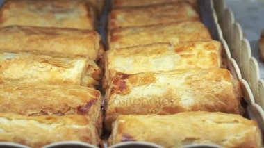ekmek dolması puf böreği tepsi