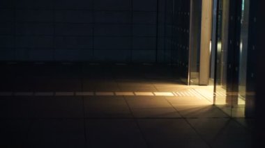 Kapı giriş ışık soyut umut ve fırsat