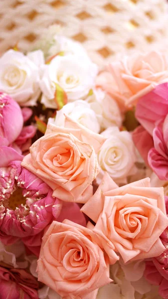 Roses roses et lotus fleur fond de Saint-Valentin avec copie spa — Photo