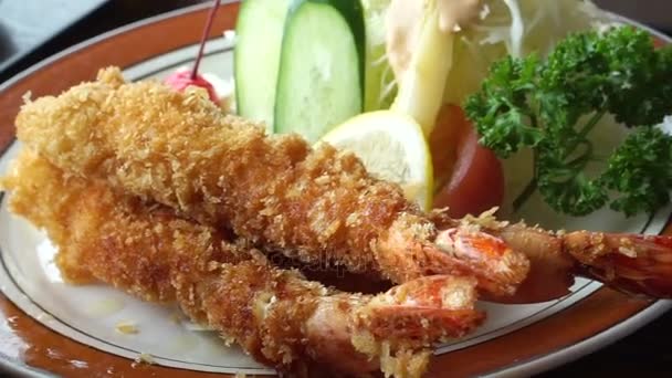 Japoński krewetki i krewetki tempura posiłek zestaw na lunch — Wideo stockowe