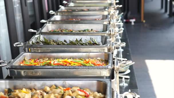 Thai food buffet line. Delicious cuisine party catering — Stock Video