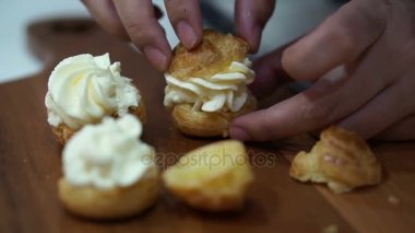 El yapımı dolum chuox krem puf ve düzenlenmesi için fırın Dükkanı satmak