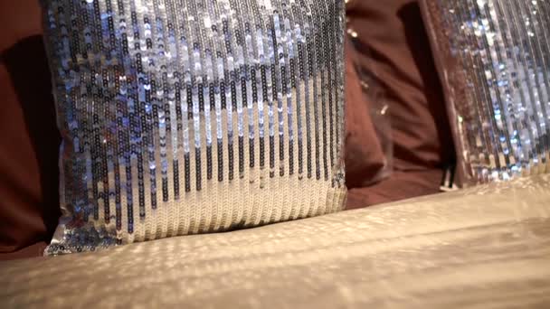 Sparkle polštář, ozdobný předmět moderní design interiéru — Stock video