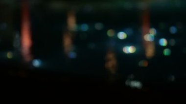 Yavaş hareket bulanıklığı yıldızlı gece Havuzu, aydınlatmak fiber optik restoranın yanında hafif güzel ışık 