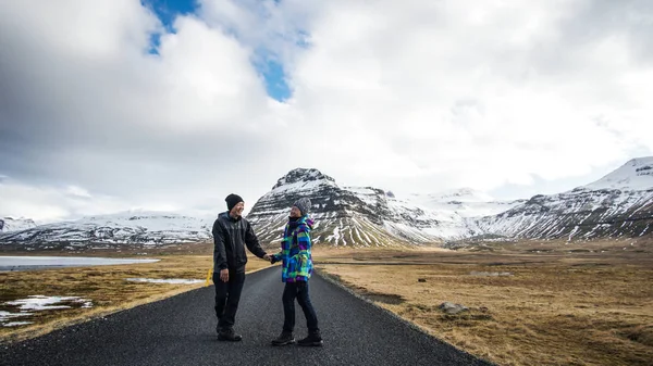 Asian senior couple travel together to Europe. Beautiful Iceland — Stock Photo, Image