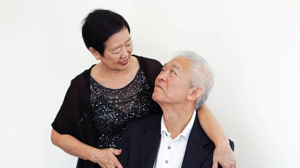 Feliz asiático casal sênior, família empresário parceiro retrato juntos — Fotografia de Stock