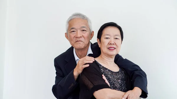 Feliz pareja de ancianos asiáticos. Éxito en los negocios y la vida, togher — Foto de Stock