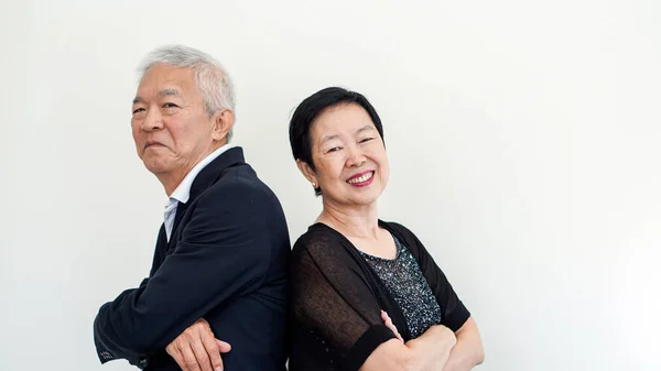 Feliz pareja de ancianos asiáticos. Éxito en los negocios y en la vida, quédate para siempre. — Foto de Stock