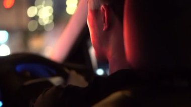 Trafik sıkışıklığı kırmızı ışık yansıması Asyalı adam