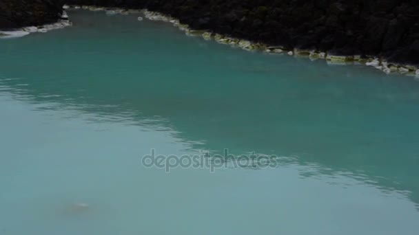 Ориентир Исландии Голубая Лагуна Вид Дороги Дым Голубая Минеральная Вода — стоковое видео