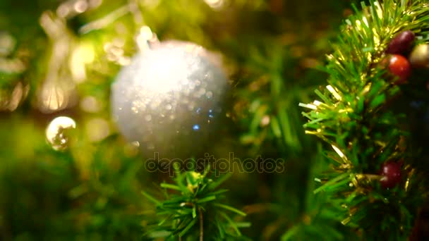 Kerstboom Ornamenten Decoratie Bij Nacht Goud Licht — Stockvideo