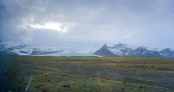 IJsland gletsjer de Vatnajokull ver uitzicht vanaf reis — Stockfoto