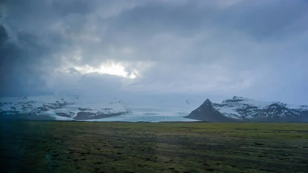 Glaciar Vatnajokull Islandia vista desde el viaje por carretera — Foto de Stock