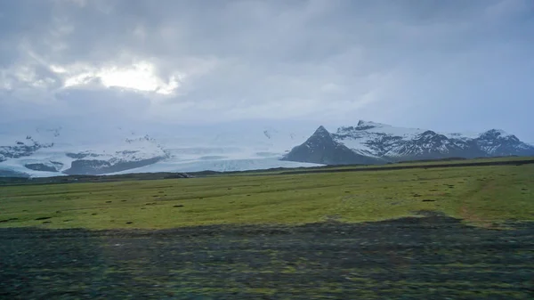 Glaciar Vatnajokull Islandia vista desde el viaje por carretera — Foto de Stock