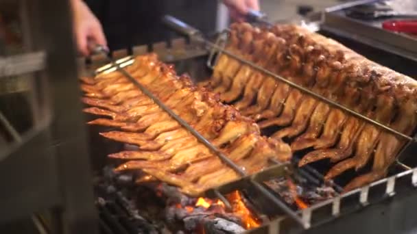 Estilo Singapura Grelhar Asas Frango Churrasco Com Carvão Vegetal — Vídeo de Stock