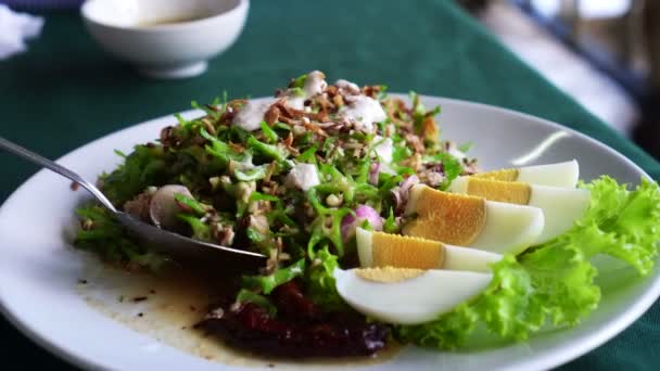 Thai Gevleugelde Pea Salade Met Kook — Stockvideo