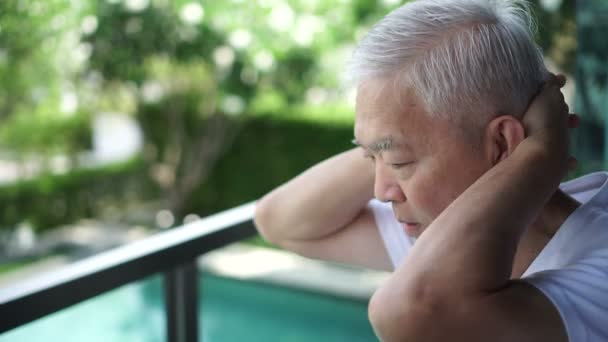 Азиатский Старший Мужчина Стресс Выражение Беспокойства — стоковое видео