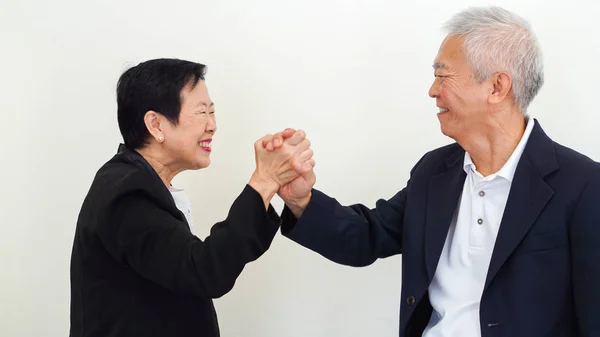 Asiático Senior Negocios Personas Pareja Celebración Mano Por Vida — Foto de Stock