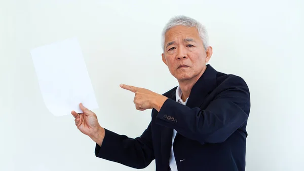 Asijské starší podnikatel nešťastný výraz pro zprávy res — Stock fotografie