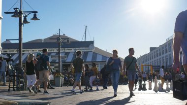 Cape Town, Güney Afrika - 30 Aralık 2018 Victoria ve Alfred rıhtım bölgesi güzel bir turizm merkezi.