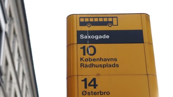 Copenhagen Denmark April 2017 Yellow Bus Stop Signage Saxogade Street — Stock Video