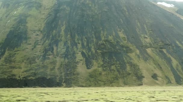 Islande Vert Paysage Haute Montagne Sur Route — Video