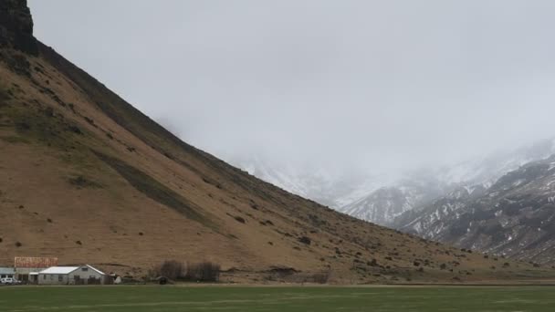 Islande Vert Paysage Haute Montagne Sur Route — Video