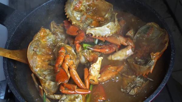 Chef cuisinier Chili Crabe Singapour Cuisine chinoise plat emblématique — Photo