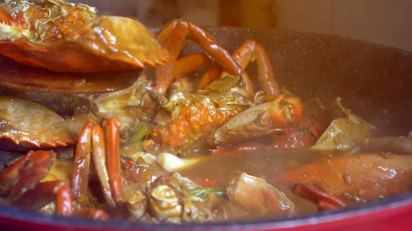 Bucătar bucătar Chili Crab Singapore Mâncare iconică chineză — Fotografie, imagine de stoc