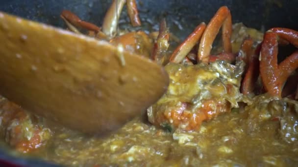 Velká Porce Slavné Kari Omáčky Mořské Plody Singapurský Chilli Krab — Stock video