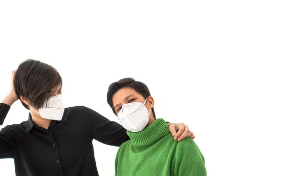 Два Азиатских Друга Носят Маску Стресс Сердит Раздражает Covid Загрязнение — стоковое фото