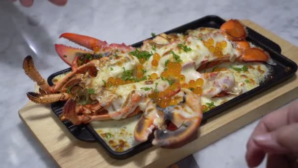 Griffe Homard Fromage Avec Fruits Mer Fusion Oeufs Saumon — Video