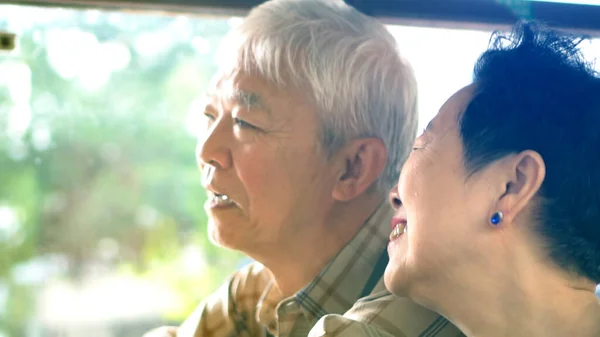 Asiático Anciano Pareja Tener Divertido Público Transporte Mañana Sol Luz — Foto de Stock