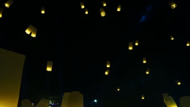 Yipeng Lanna Chiang Mai Festivali Tayland Fenerlerinde Loy Krathong Sırasında — Stok video