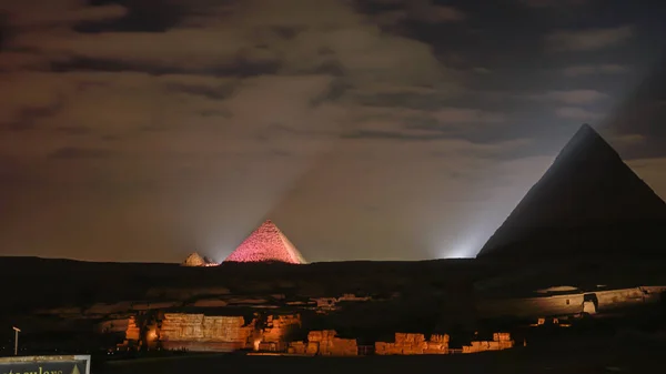 Pyramiden Von Gizeh Lichtshow Der Nacht Bunt Und Projektion Zeigen — Stockfoto