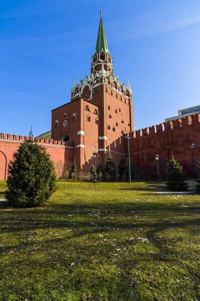 Троицкая башня Московского Кремля — стоковое фото