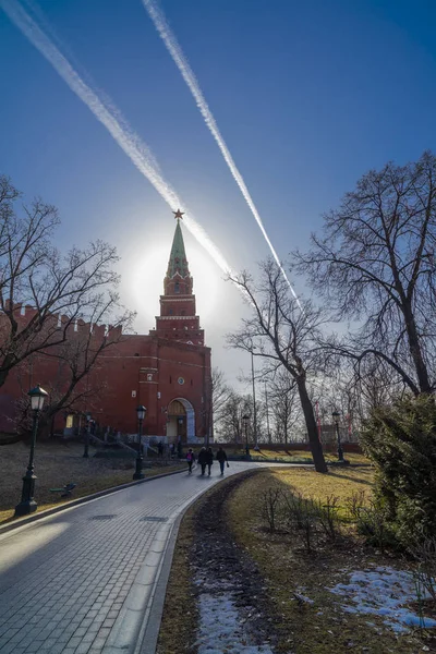 Borovitskaya Tower i Kreml — Stockfoto