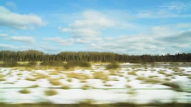 Vista desde la ventana de un tren en movimiento rápido — Vídeo de stock