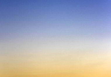 Gün batımında doğal gökyüzü arka plan