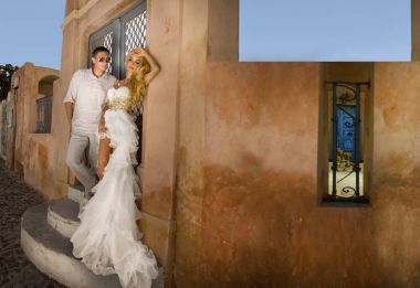 Yakışıklı adam güzel Yunan yatay olarak ilgili güzel kadın güzel genç Çift