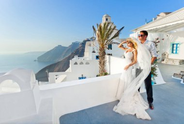 Yakışıklı adam güzel Yunan yatay olarak ilgili güzel kadın güzel genç Çift