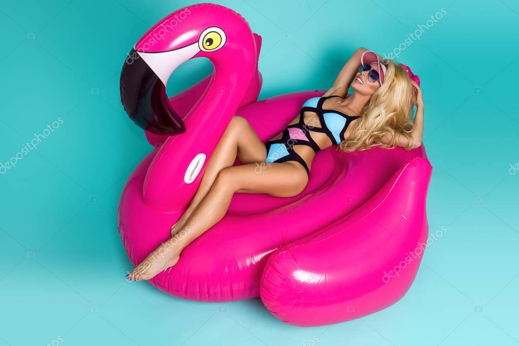 bikini-girl-hot-flamingo-pink-pool-billiard