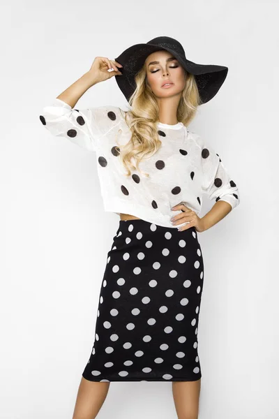 Beautiful Sexy Blonde Woman Elegant Clothes Polka Dots Hat — Stock Photo, Image