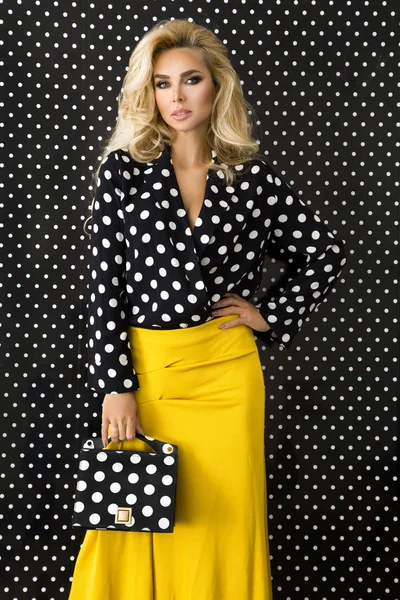 Beautiful Sexy Blonde Woman Elegant Clothes Polka Dots Handbag — Stock Photo, Image