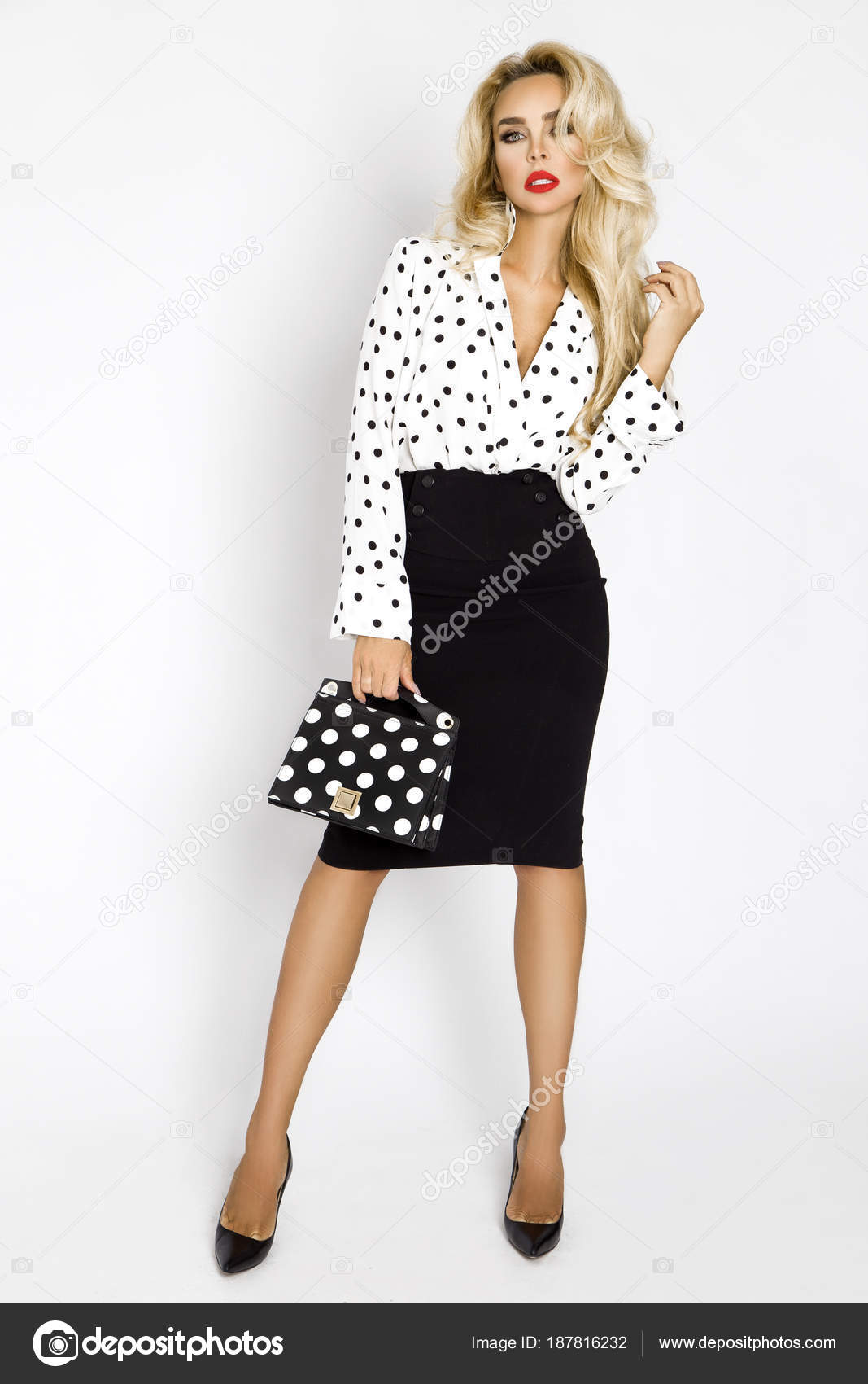 Mooi Blonde Vrouw Elegante Kleding Polka Dots Met rechtenvrije foto door © marcink3333 #187816232