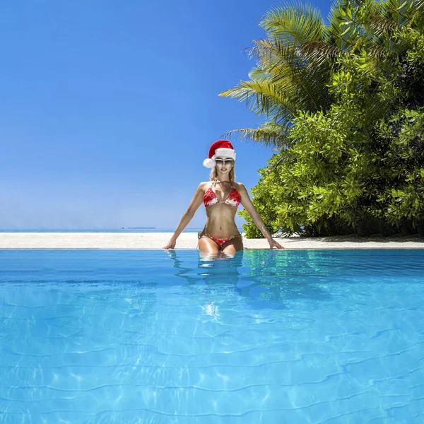 Christmas Travel Beach Holidays Maldives Christmas Maldives Beach Santa Claus — Stock Photo, Image